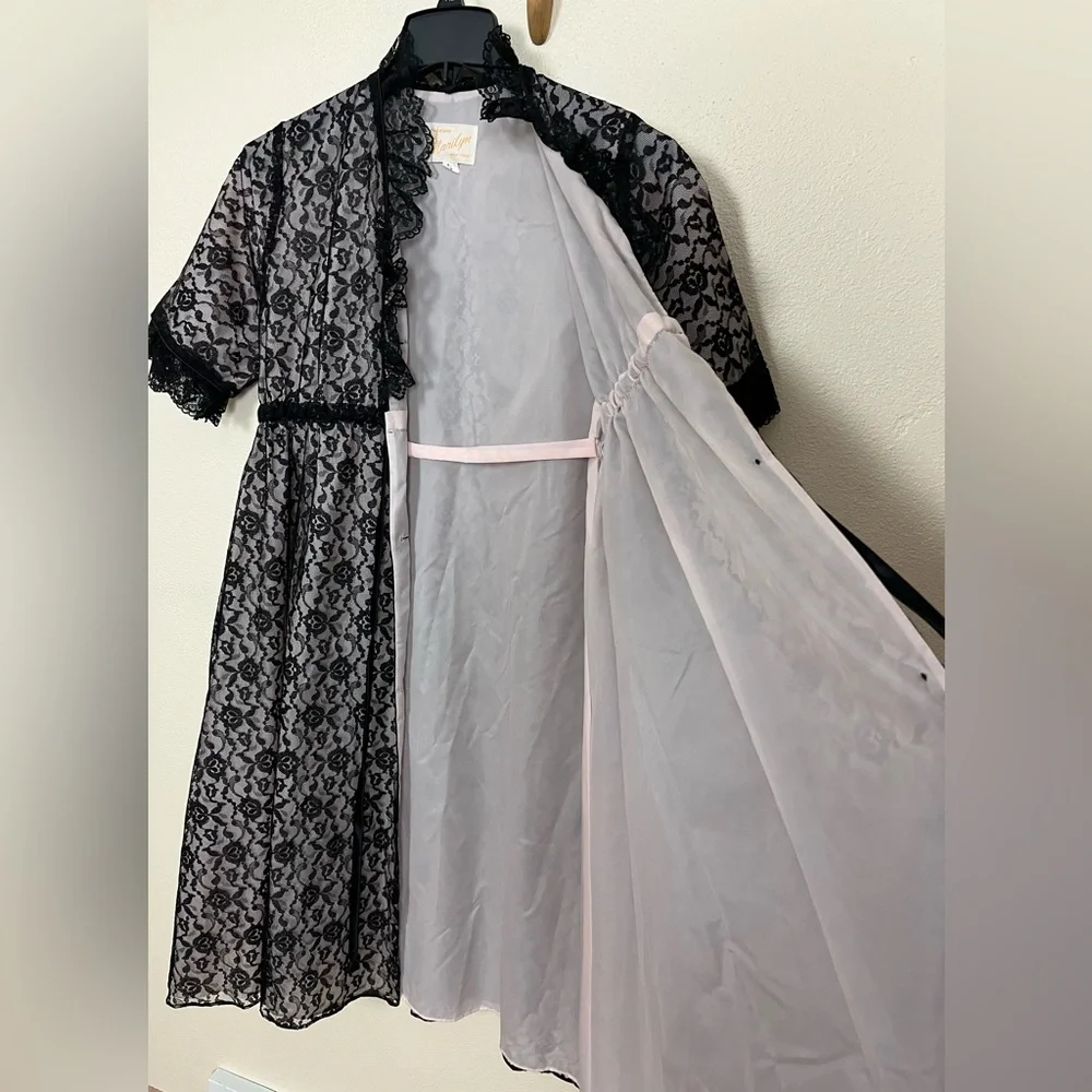Union Made Fashions by Marilyn Pink with Black Lace Overlay Belted Robe Small